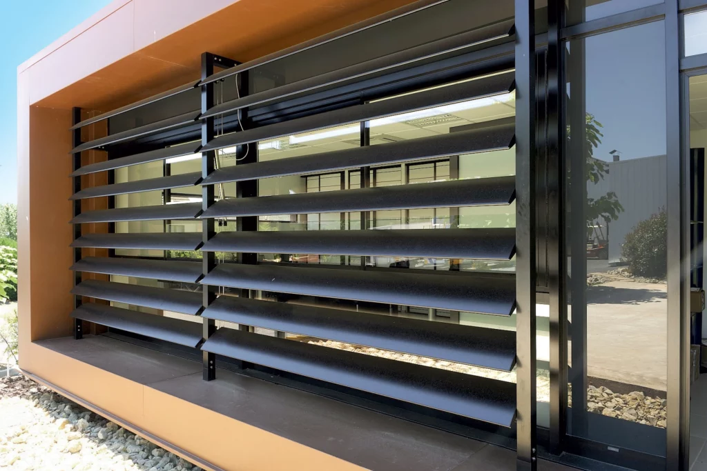 Suneal_DesignBlock_Vertical_2 Carpintería de aluminio en Granada y Almería