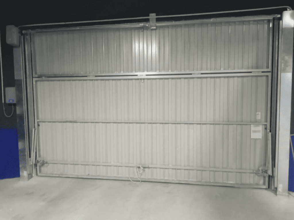 Puertas contrapesadas en Granada y Almería