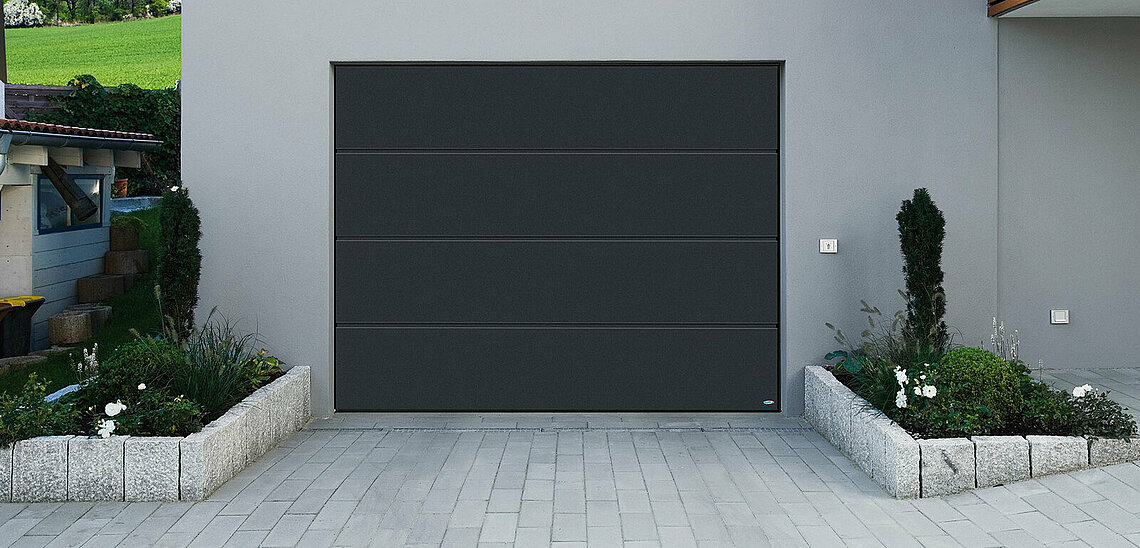 Puertas seccionales en Granada y Almería