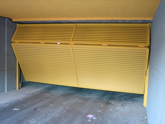 Puertas de garaje en Granada y Almería