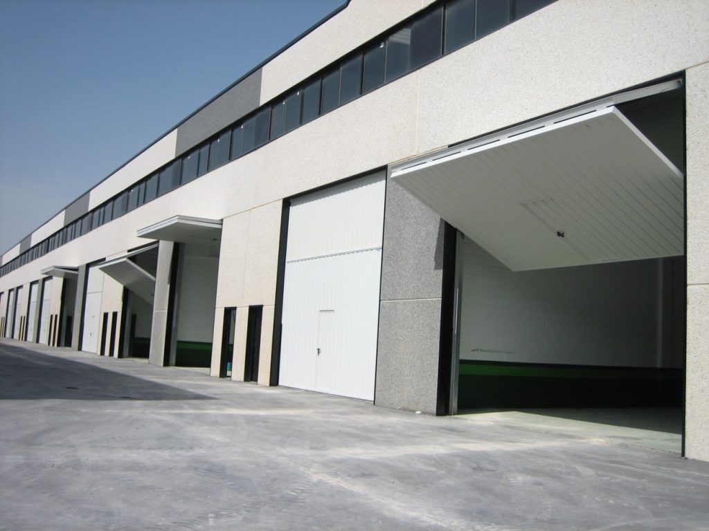 Puertas contrapesadas en Granada y Almería