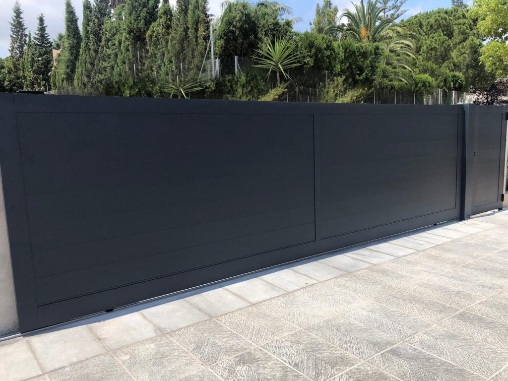 Puertas correderas en Granada y Almería